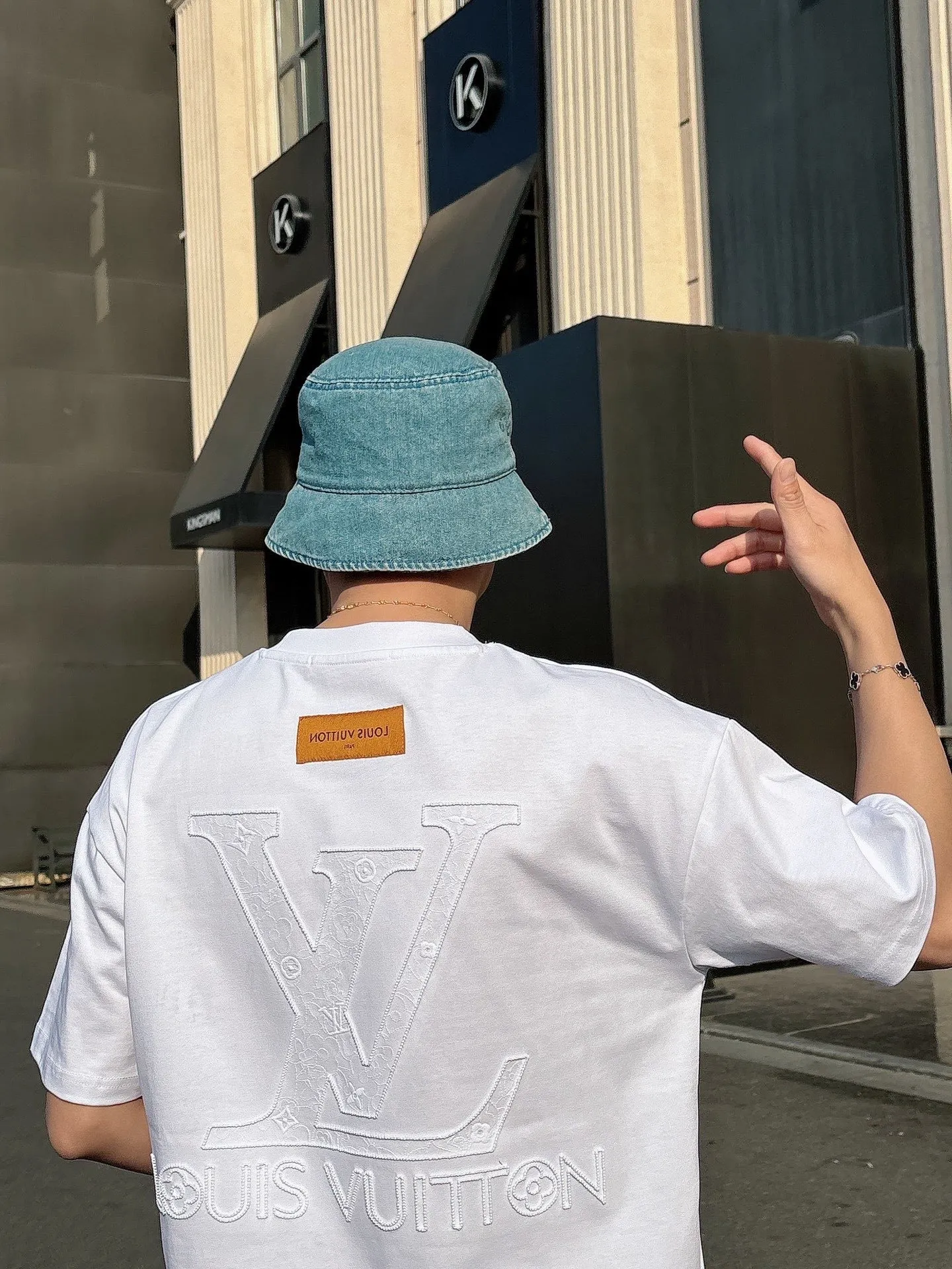 Louis Vuitton/Louis Vuitton 26ss short sleeves with dark logo embroidery on the front and back